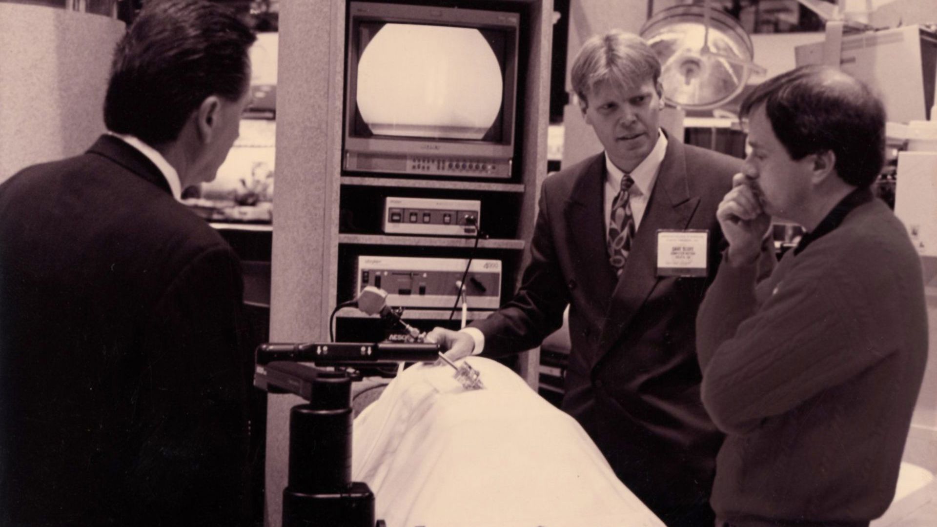 exhibitors-in-discussion.jpg